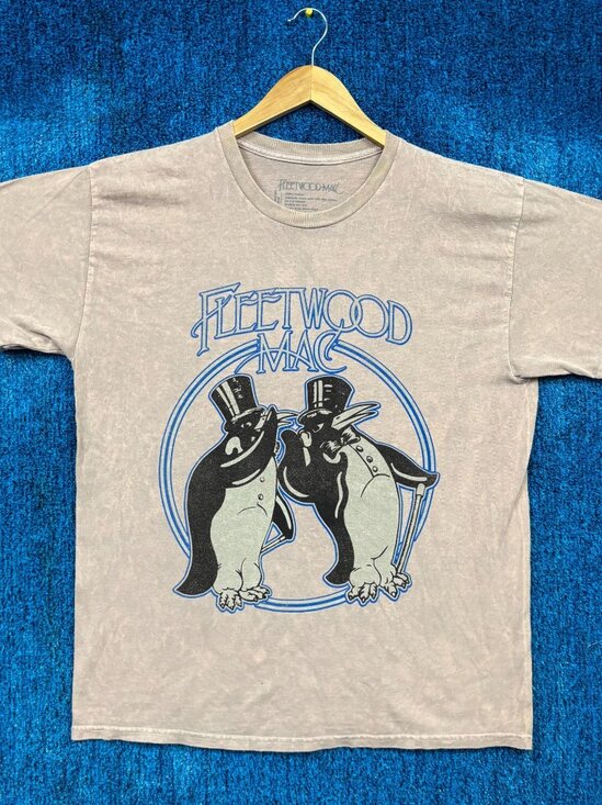 Fleetwood Mac Rumours Album Fancy Penguins Rock Band Tee L - Picture 1 of 4